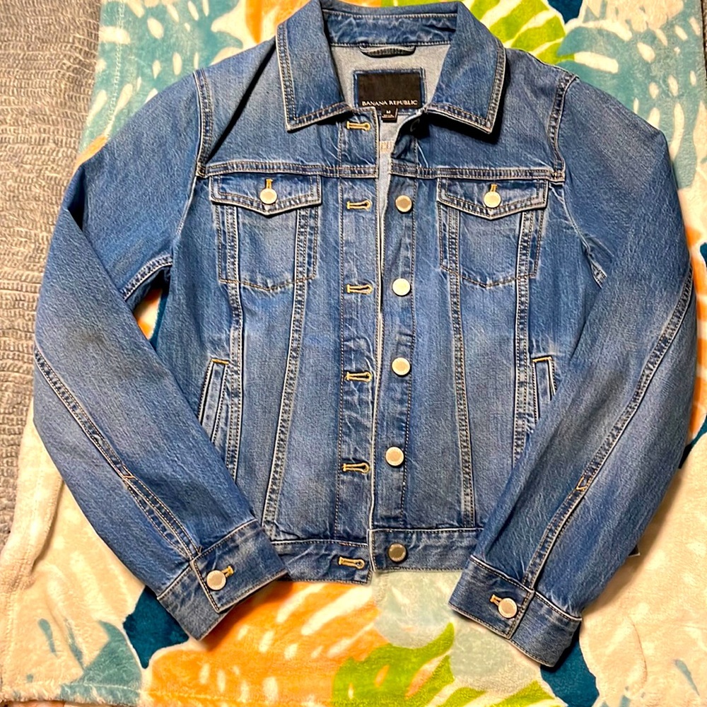 Banana Republic Jean Jacket. Worn twice!!